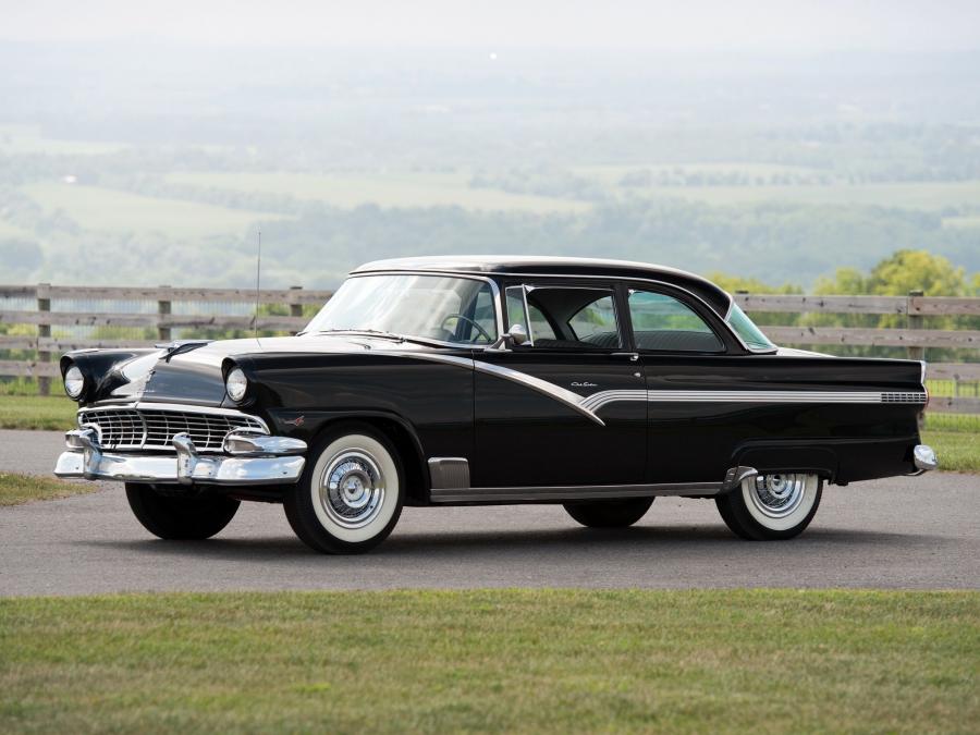  Ford Fairlane Club Sedan 1956 года  (фото 2 из 18)